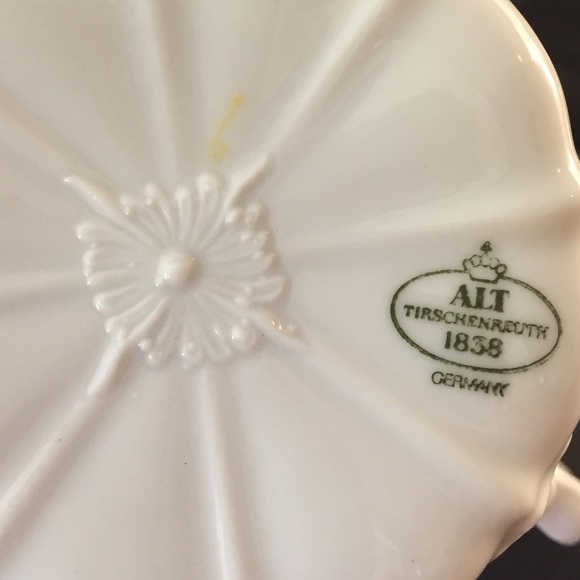 Set of 2 TIRSCHENREUTH Gloriette Flat Cups & Saucers Set New - Picture 12 of 15